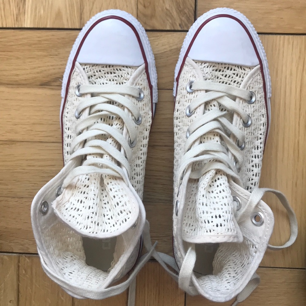 Women’s converse Size 6